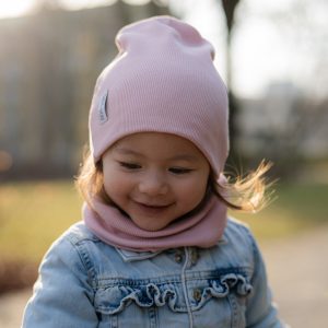 Zestaw czapka z kominem pudrowy róż