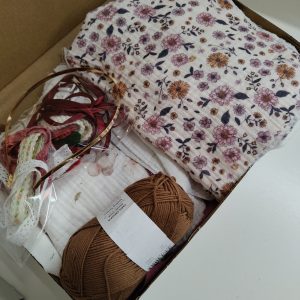 Pudełko kreatywne – zestaw materiałów do rękodzieła